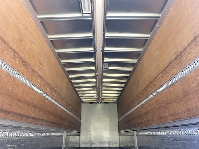 UDトラックスクオンアルミウイング大型（10t）[写真11]