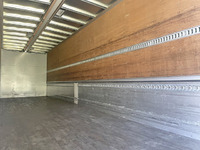 UDトラックスクオンアルミウイング大型（10t）[写真13]