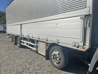 UDトラックスクオンアルミウイング大型（10t）[写真17]