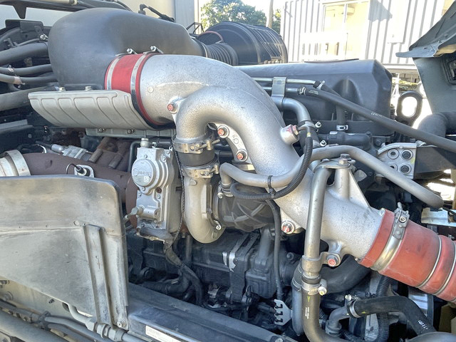 UDトラックスクオンアルミウイング大型（10t）[写真24]