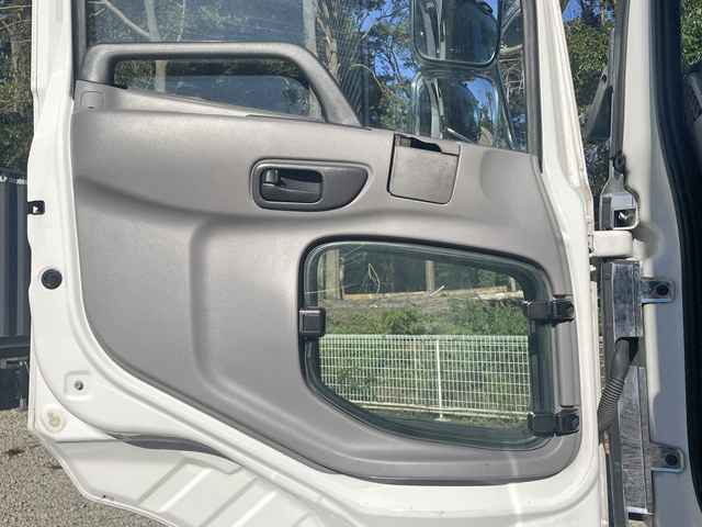 UDトラックスクオンアルミウイング大型（10t）[写真26]