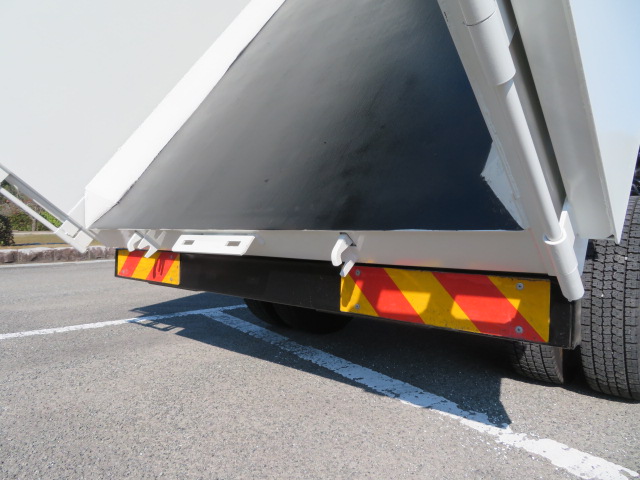 いすゞフォワード深ダンプ（土砂禁ダンプ）中型（4t）[写真24]