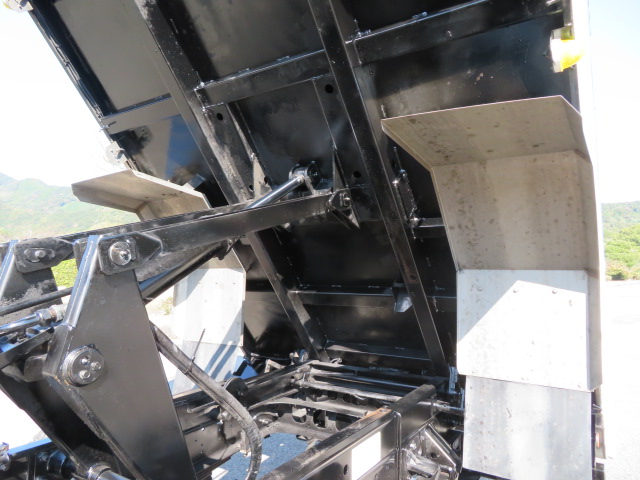 いすゞフォワード深ダンプ（土砂禁ダンプ）中型（4t）[写真08]