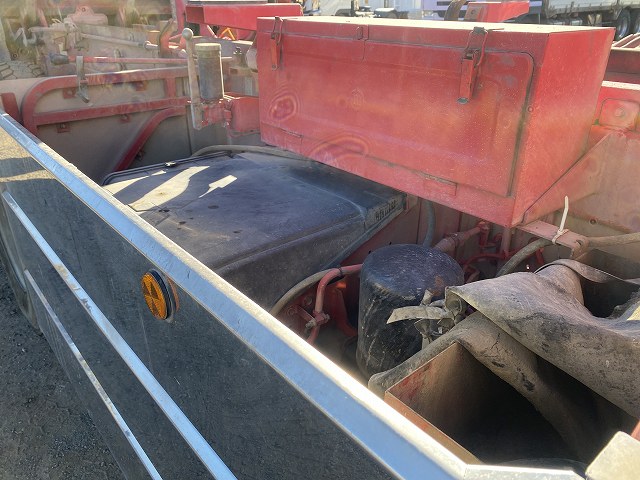 三菱ふそうスーパーグレートダンプ大型（10t）[写真10]