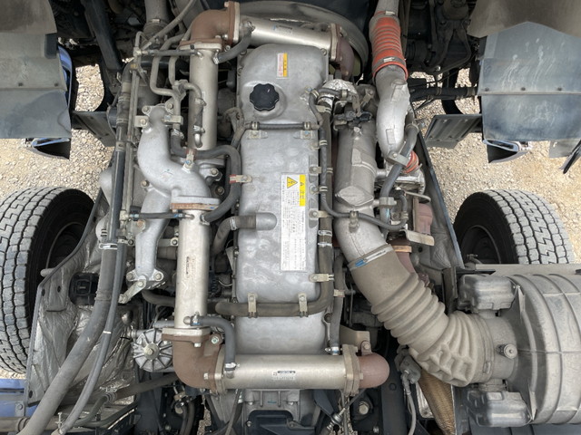 いすゞギガアルミウイング大型（10t）[写真21]