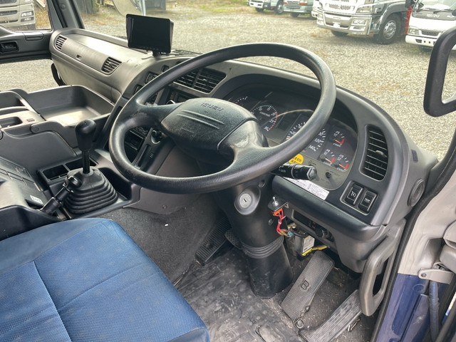 いすゞギガアルミウイング大型（10t）[写真28]