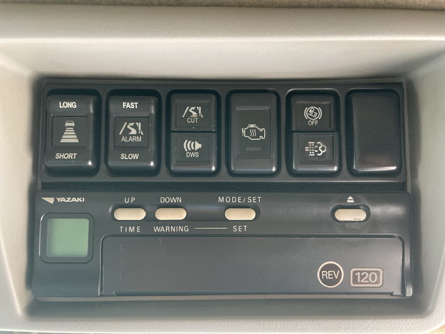 いすゞギガアルミウイング大型（10t）[写真36]