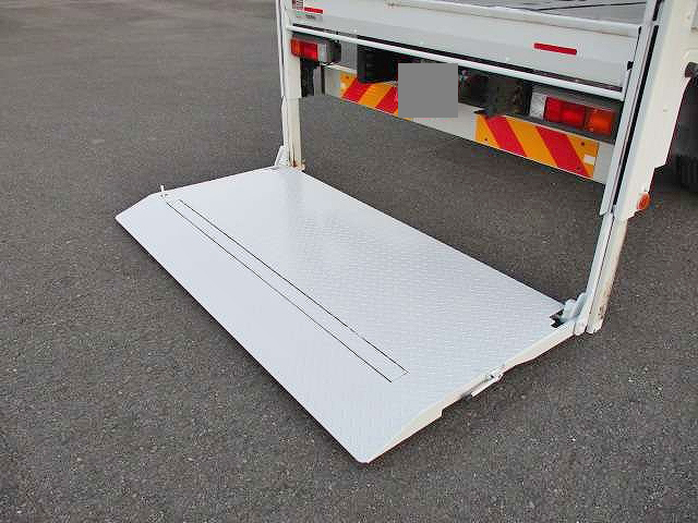 三菱ふそうキャンタークレーン4段小型（2t・3t）[写真04]