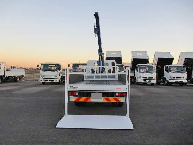 三菱ふそうキャンタークレーン4段小型（2t・3t）[写真05]