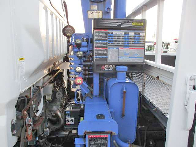 三菱ふそうキャンタークレーン4段小型（2t・3t）[写真08]