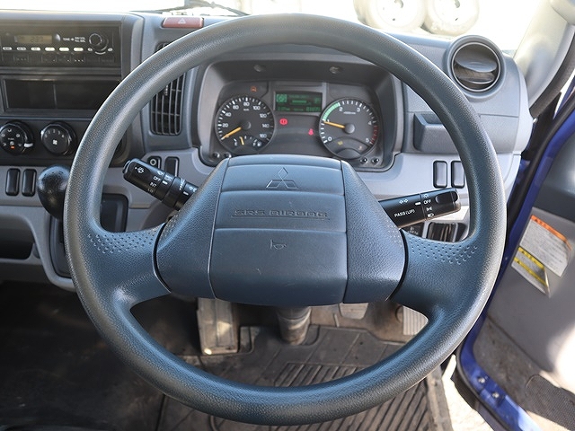 三菱ふそうキャンターダブルキャブ（Wキャブ）小型（2t・3t）[写真31]