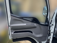 三菱ふそうキャンター平ボディ小型（2t・3t）[写真10]