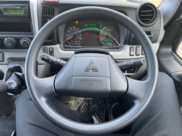 三菱ふそうキャンター平ボディ小型（2t・3t）[写真14]