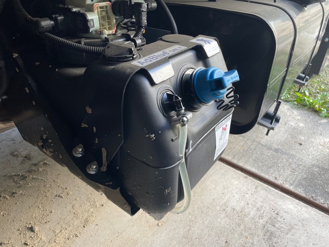 三菱ふそうキャンター平ボディ小型（2t・3t）[写真05]