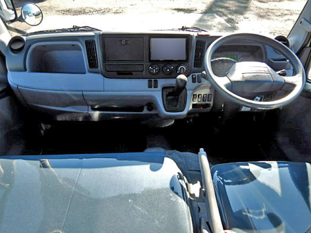 三菱ふそうキャンターダブルキャブ（Wキャブ）小型（2t・3t）[写真11]