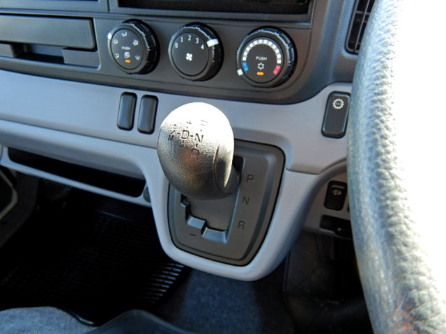 三菱ふそうキャンターダブルキャブ（Wキャブ）小型（2t・3t）[写真16]