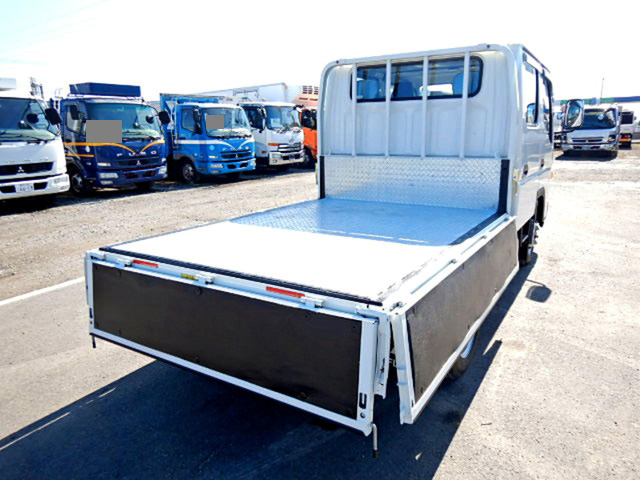 三菱ふそうキャンターダブルキャブ（Wキャブ）小型（2t・3t）[写真03]