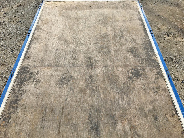 日産アトラス平ボディ小型（2t・3t）[写真14]