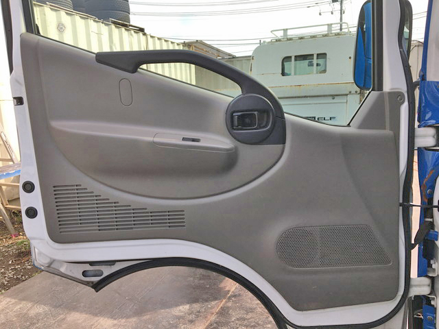 日産アトラス平ボディ小型（2t・3t）[写真24]