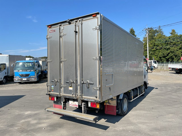 いすゞエルフアルミバン小型（2t・3t）[写真02]