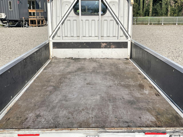 日産アトラス平ボディ小型（2t・3t）[写真13]