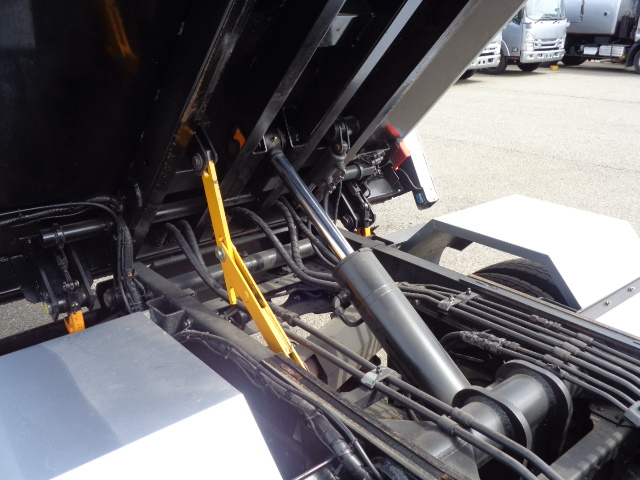 三菱ふそうキャンターパッカー車（塵芥車）小型（2t・3t）[写真13]