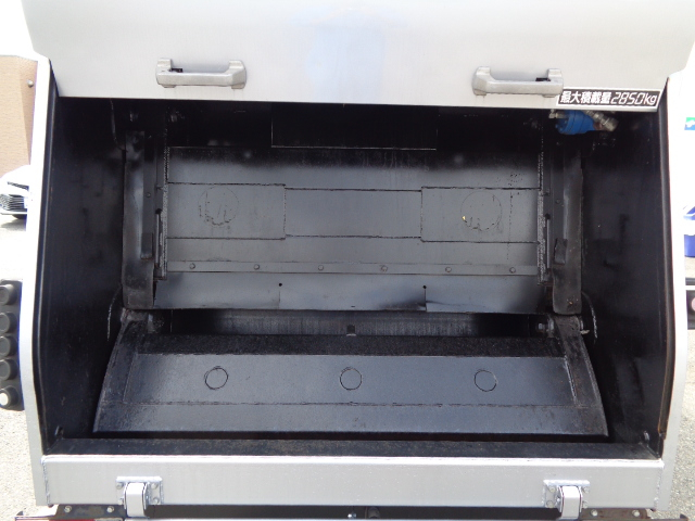 三菱ふそうキャンターパッカー車（塵芥車）小型（2t・3t）[写真15]