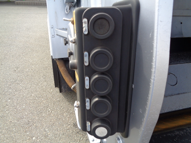 三菱ふそうキャンターパッカー車（塵芥車）小型（2t・3t）[写真16]