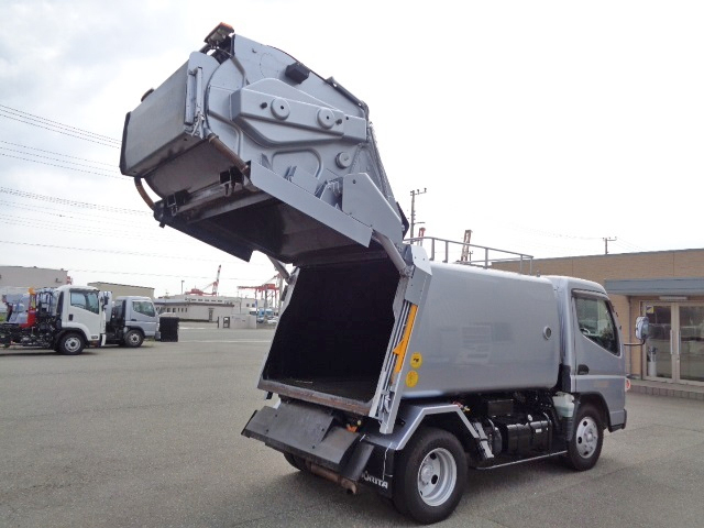 三菱ふそうキャンターパッカー車（塵芥車）小型（2t・3t）[写真09]