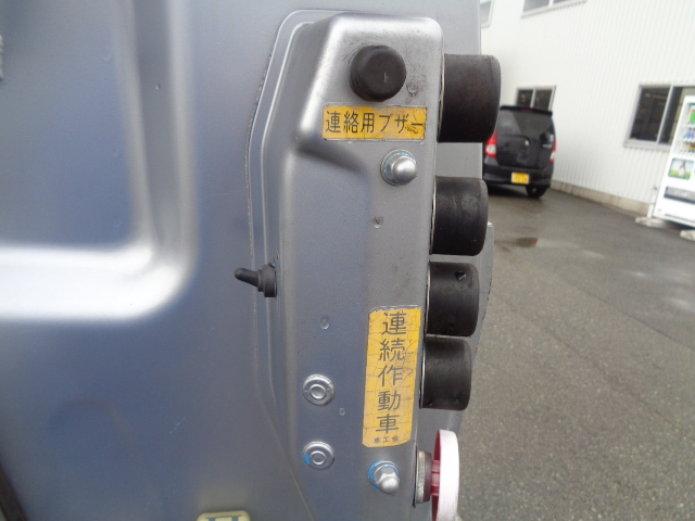 UDトラックスコンドルパッカー車（塵芥車）増トン（6t・8t）[写真16]