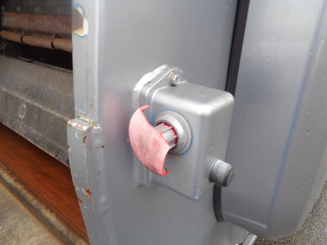 UDトラックスコンドルパッカー車（塵芥車）増トン（6t・8t）[写真17]