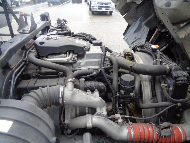 UDトラックスコンドルパッカー車（塵芥車）増トン（6t・8t）[写真23]