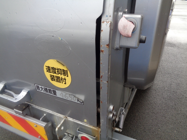 UDトラックスコンドルパッカー車（塵芥車）増トン（6t・8t）[写真28]