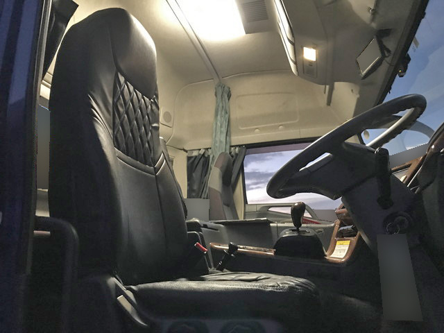 三菱ふそうスーパーグレートアルミウイング大型（10t）[写真25]