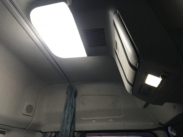 三菱ふそうスーパーグレートアルミウイング大型（10t）[写真29]