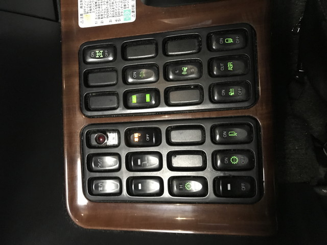 三菱ふそうスーパーグレートアルミウイング大型（10t）[写真32]