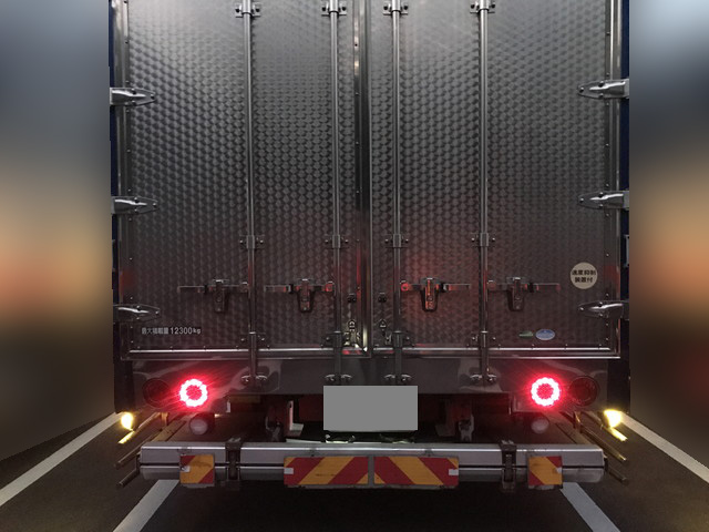 三菱ふそうスーパーグレートアルミウイング大型（10t）[写真09]