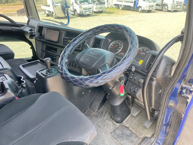 日野プロフィアアルミウイング大型（10t）[写真35]