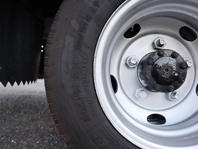 いすゞエルフ平ボディ小型（2t・3t）[写真19]