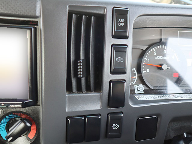 いすゞエルフ平ボディ小型（2t・3t）[写真26]