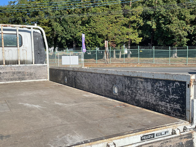 いすゞエルフ平ボディ小型（2t・3t）[写真12]