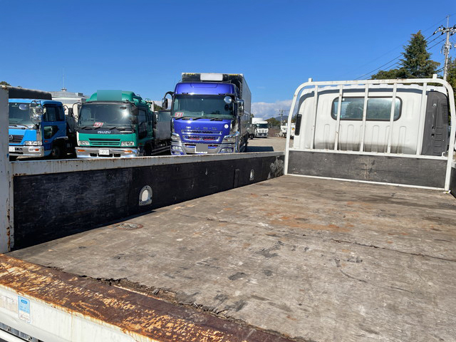 いすゞエルフ平ボディ小型（2t・3t）[写真16]