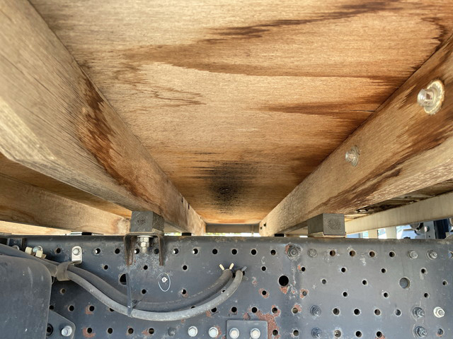 いすゞエルフ平ボディ小型（2t・3t）[写真24]