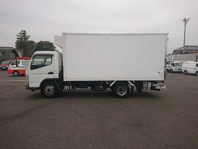 三菱ふそうキャンター冷凍車（冷蔵車）小型（2t・3t）[写真06]