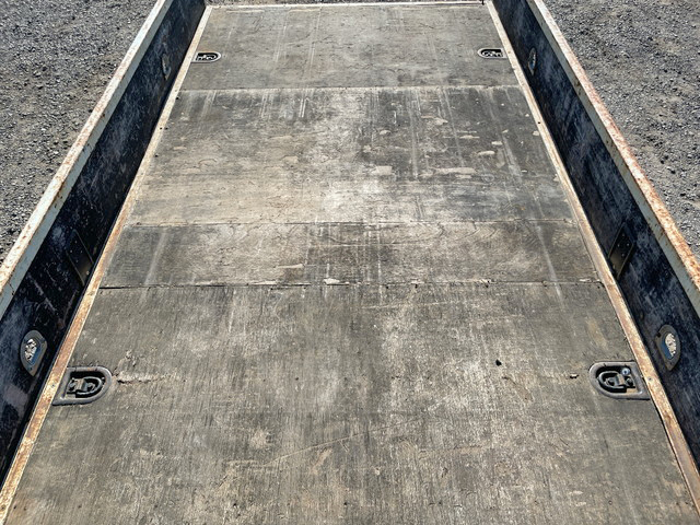 いすゞエルフ平ボディ小型（2t・3t）[写真12]