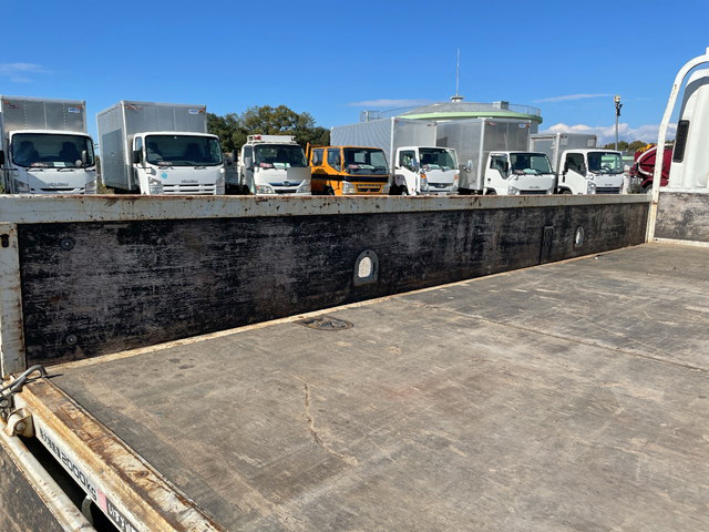 いすゞエルフ平ボディ小型（2t・3t）[写真13]