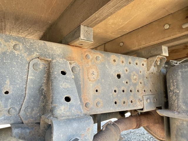 いすゞエルフ平ボディ小型（2t・3t）[写真19]