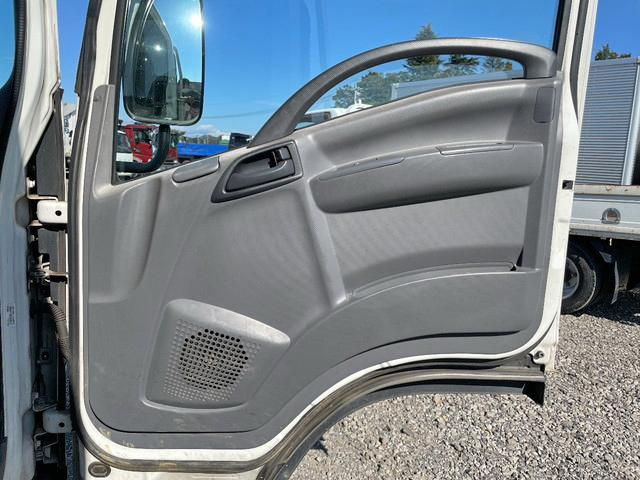 いすゞエルフ平ボディ小型（2t・3t）[写真27]