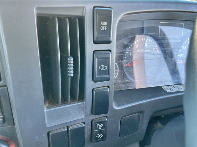 いすゞエルフ平ボディ小型（2t・3t）[写真37]