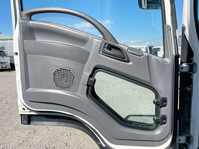 いすゞフォワード平ボディ中型（4t）[写真21]